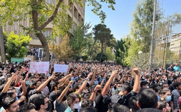 نامه ۲۳۰۰ چهره علمی آمریکا به بایدن: برای جلوگیری از سرکوب دانشجویان ایران فورا اقدام کنید