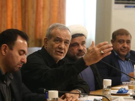 Iranian economist says Pezeshkian cannot improve economy amid sanctions