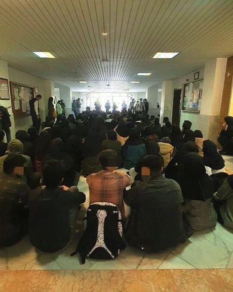 خیزش انقلابی؛ اعتصاب کسبه، تجمع در شهرها و دانشگاهها و فراخوان تظاهرات برای روز یکشنبه