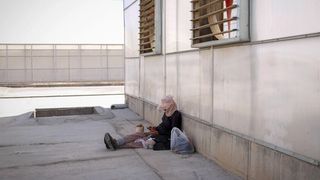 Too big to hide: Revolutionary Guards daily admits Iranians' economic pain