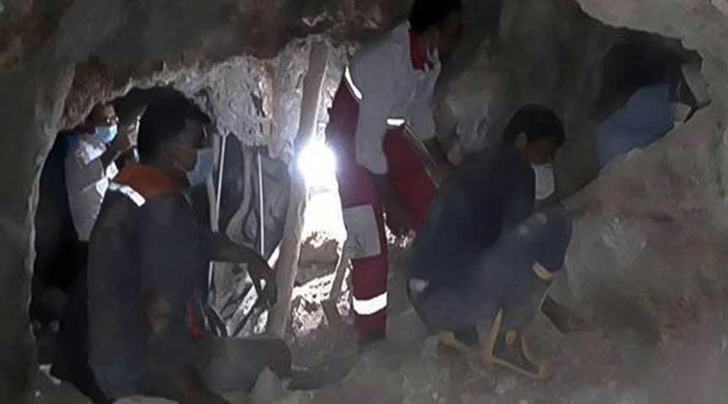 سرپرست فرمانداری:عملیات نجات۲ کارگر محبوس در معدن ارزوئیه به‌دلیل ریزش دوباره کوه متوقف شد