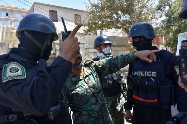 مقام سابق وزارت کشور از آمادهسازی چندساله جمهوری اسلامی برای کشتار بزرگ معترضان خبر داد