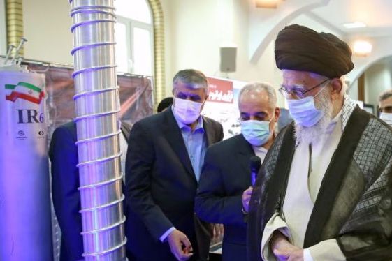 روزنامه وابسته به سپاه: برنامه اتمی جمهوری اسلامی چیزی نیست که خبرنگاران دربارهاش بپرسند