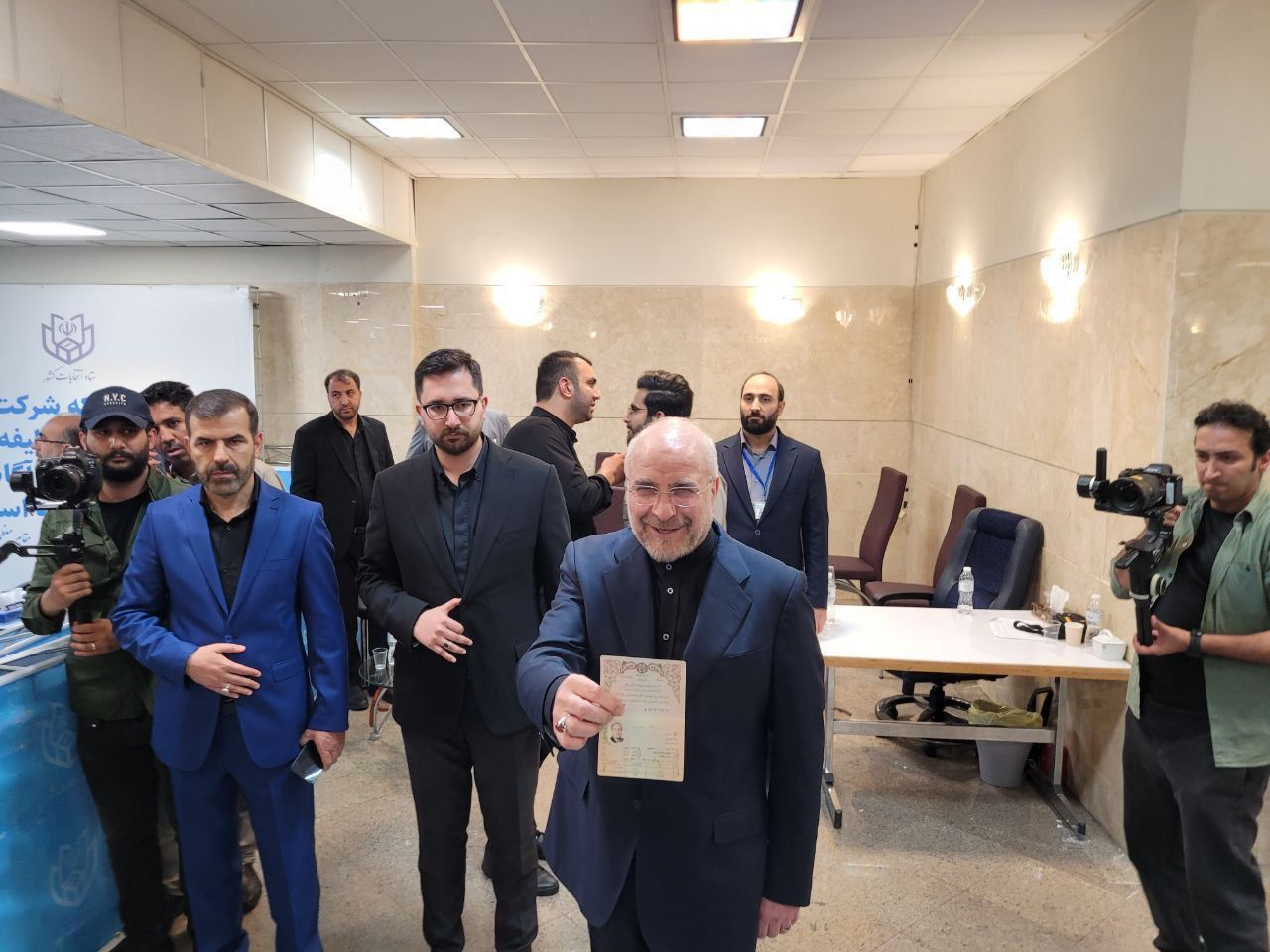 غلق باب الترشح في الانتخابات الرئاسية الإيرانية و80 شخصا قدموا أوراقهم بينهم نجاد وقاليباف