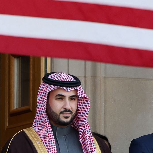 اکسیوس: وزیر دفاع عربستان سعودی هشدار داد عقبنشینی از حمله، حکومت ایران را جسورتر میکند