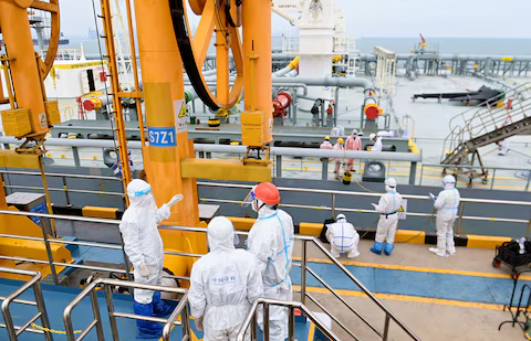 مع قرب تنصيب ترامب.. ميناء شاندونغ الصيني يحظر استيراد النفط من إيران وروسيا وفنزويلا 