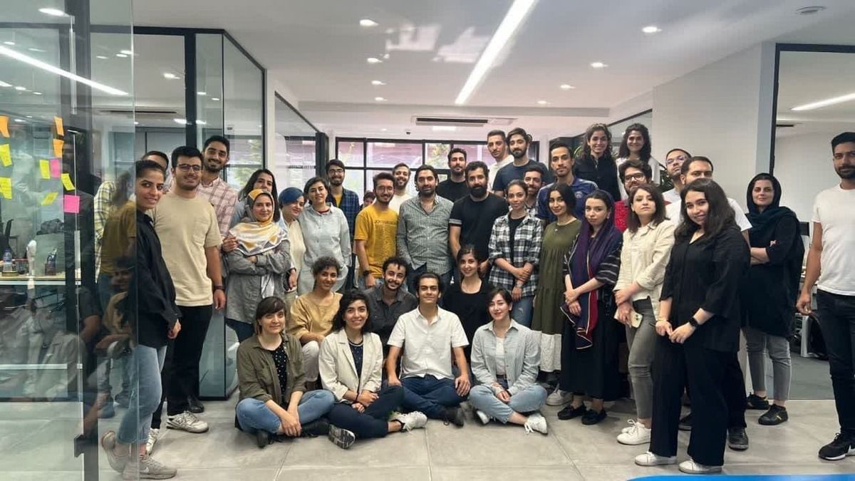 Iranian Insurance Retailer Suspended Over Hijab Violation 