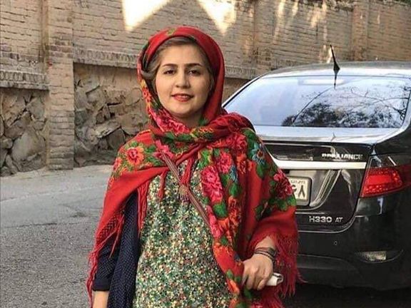هرانا: سپیده قلیان، فعال مدنی، شب چهارشنبه از زندان اوین به زندان بوشهر تبعید شد