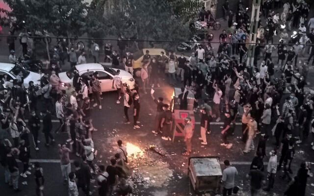 دعم سياسي دولي للمعتقلين في إيران وتضامن العالم مع انتفاضة الشعب