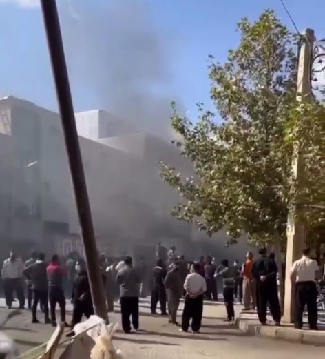 إيران: إطلاق نار على متظاهرين في مريوان.. وهجوم على مقر عسكري في معشور