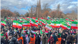 Raisi Tries To Lure Back Expatriates To Iran With Promises