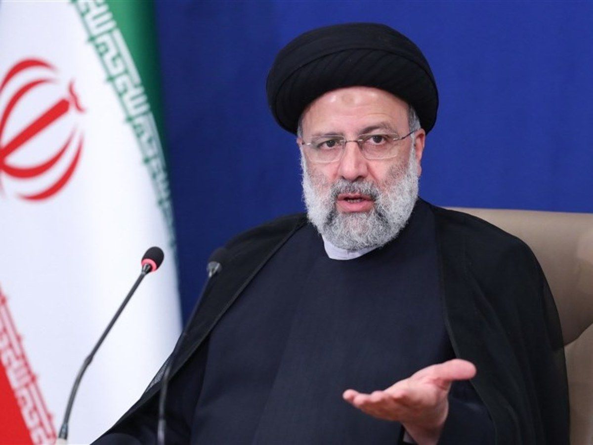 واکنش‌ها به حمله مشهد: رئیسی خواستار پیگیری سریع از سوی وزارت اطلاعات شد