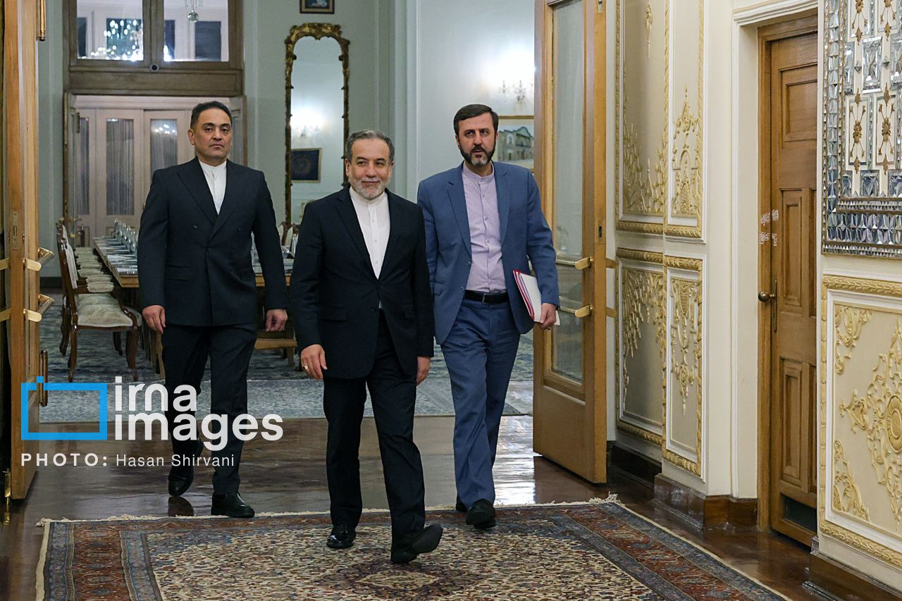 مساعد وزير الخارجية الإيراني: تخصيب اليورانيوم خط إيران الأحمر في المفاوضات