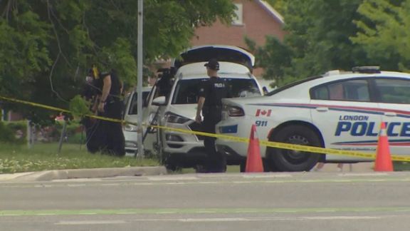 پلیس کانادا: راننده یک وانت در اقدامی از پیش طراحی شده یک خانواده مسلمان را زیرگرفت و کشت