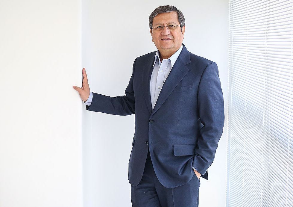 کارنامه عبدالناصر همتی، وزیر پیشنهادی اقتصاد و دارایی، چگونه است؟