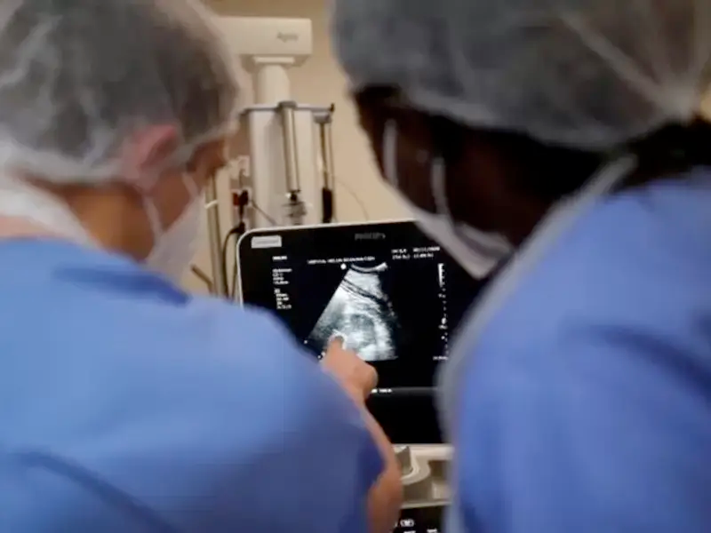 دستور خامنه‌ای به وزیر بهداشت: موانع «افزایش جمعیت» را برطرف کن