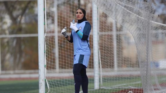 زهرا خواجوی: رفتنم به پرسپولیس قطعی نیست، استقلالیها حرمت خانوادهام را حفظ کنند