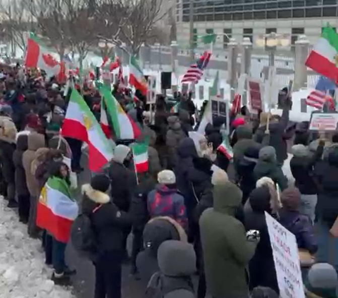 نمایندگان تجمع‌کنندگان ایرانی در اتاوا در حمایت از مردم ایران با سفیر آمریکا دیدار کردند