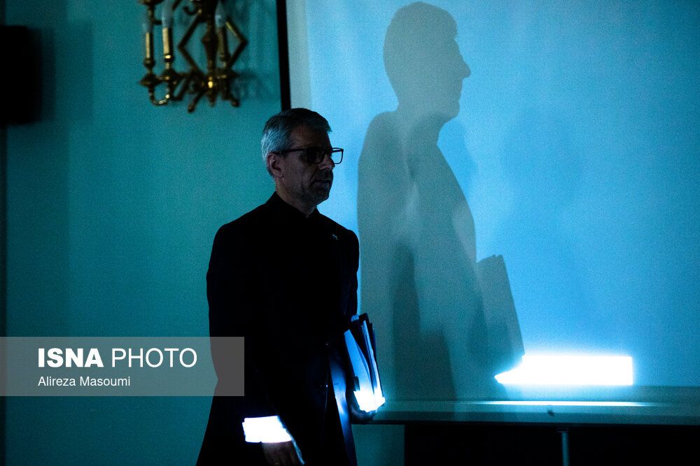 اظهارات متناقض مقام‌های دولت درباره مذاکره با آمریکا؛ بقایی سخنان مهاجرانی را تکذیب کرد