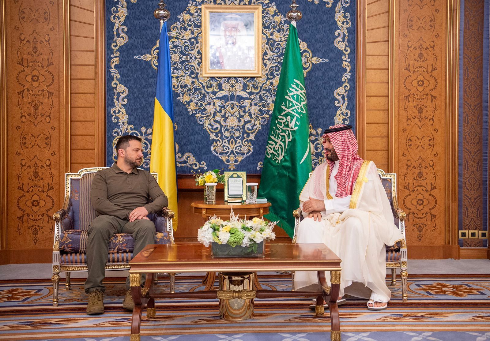 Saudi Arabia's Crown Prince Mohammed bin Salman meets with Ukrainian President Volodymyr Zelenskiy during the Arab League summit, in Jeddah, Saudi Arabia, May 19, 2023. 