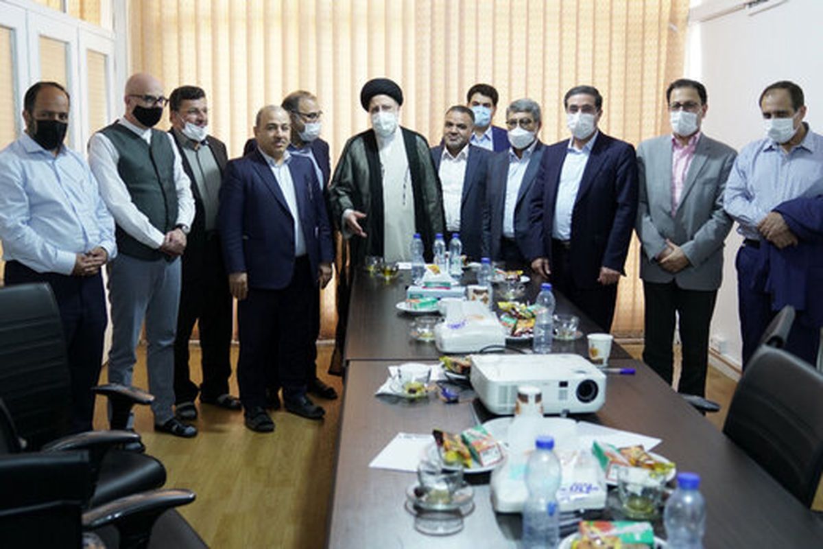 Newspapers In Iran Criticize Raisi For Inefficiency, Lack Of Planning