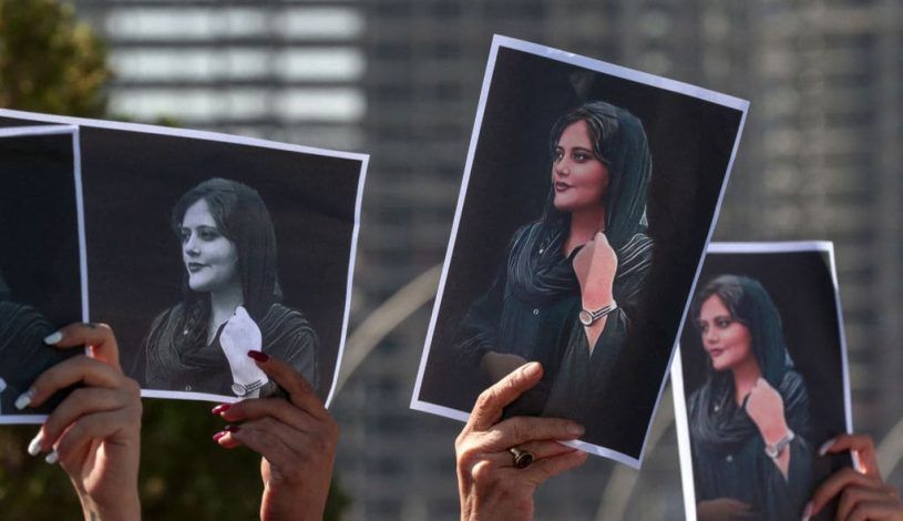 انتشار قوات عسكرية بمعدات ثقيلة في المدن الكردية واعتقال العشرات قبل ذكرى الانتفاضة بإيران