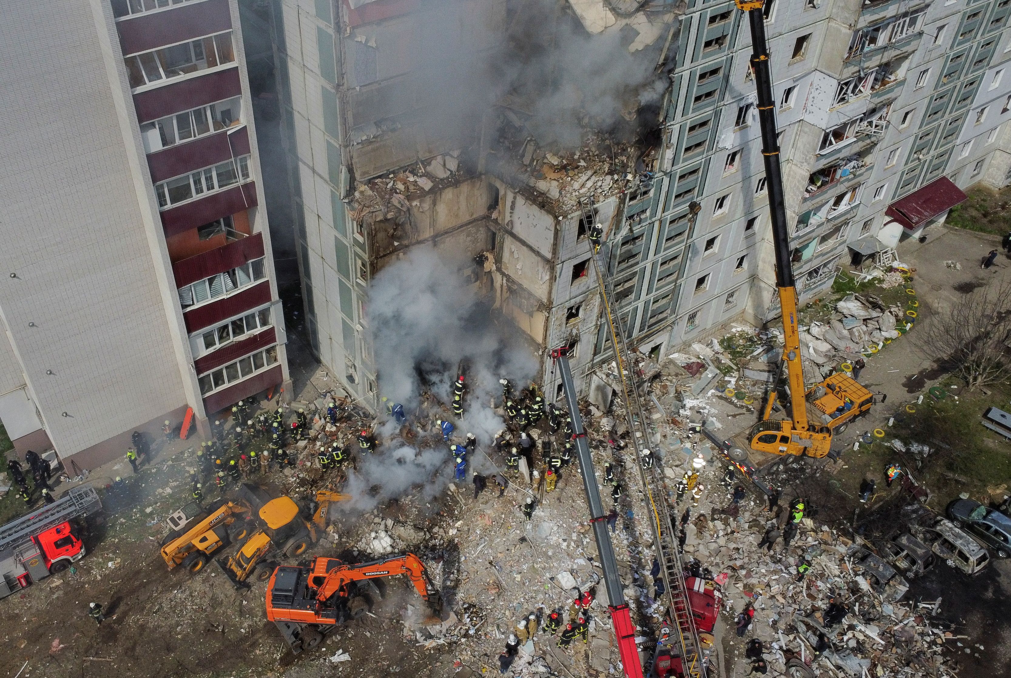 حملات راکتی گسترده روسیه به حداقل پنج شهر اوکراین؛ دست‌کم ۱۲ نفر کشته شدند