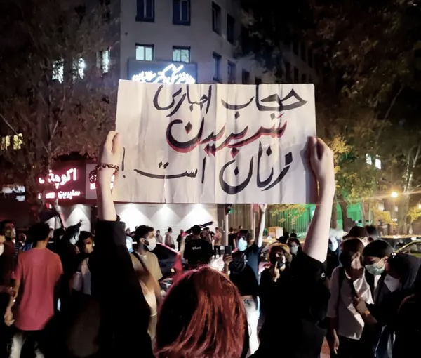 نویسندگان عرب: انقلاب در ایران انقلاب علیه همه وحشی‌گری‌ها در عراق، سوریه، لبنان و یمن است