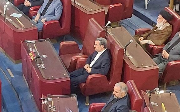 حضور احمدینژاد با پیراهن سفید در افتتاحیه مجلس خبرگان پس از مرگ رئیسی