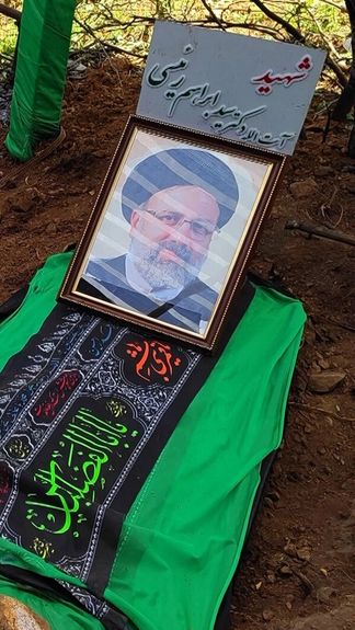 وزیر ارشاد دولت ابراهیم رئیسی: بخشی از بدن رئیسی هنوز در محل سقوط بالگرد است