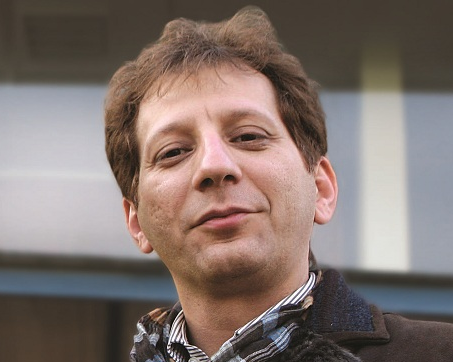 بابک زنجانی توسط خامنهای عفو شد و حکم اعدامش به ۲۰ سال زندان تغییر کرد