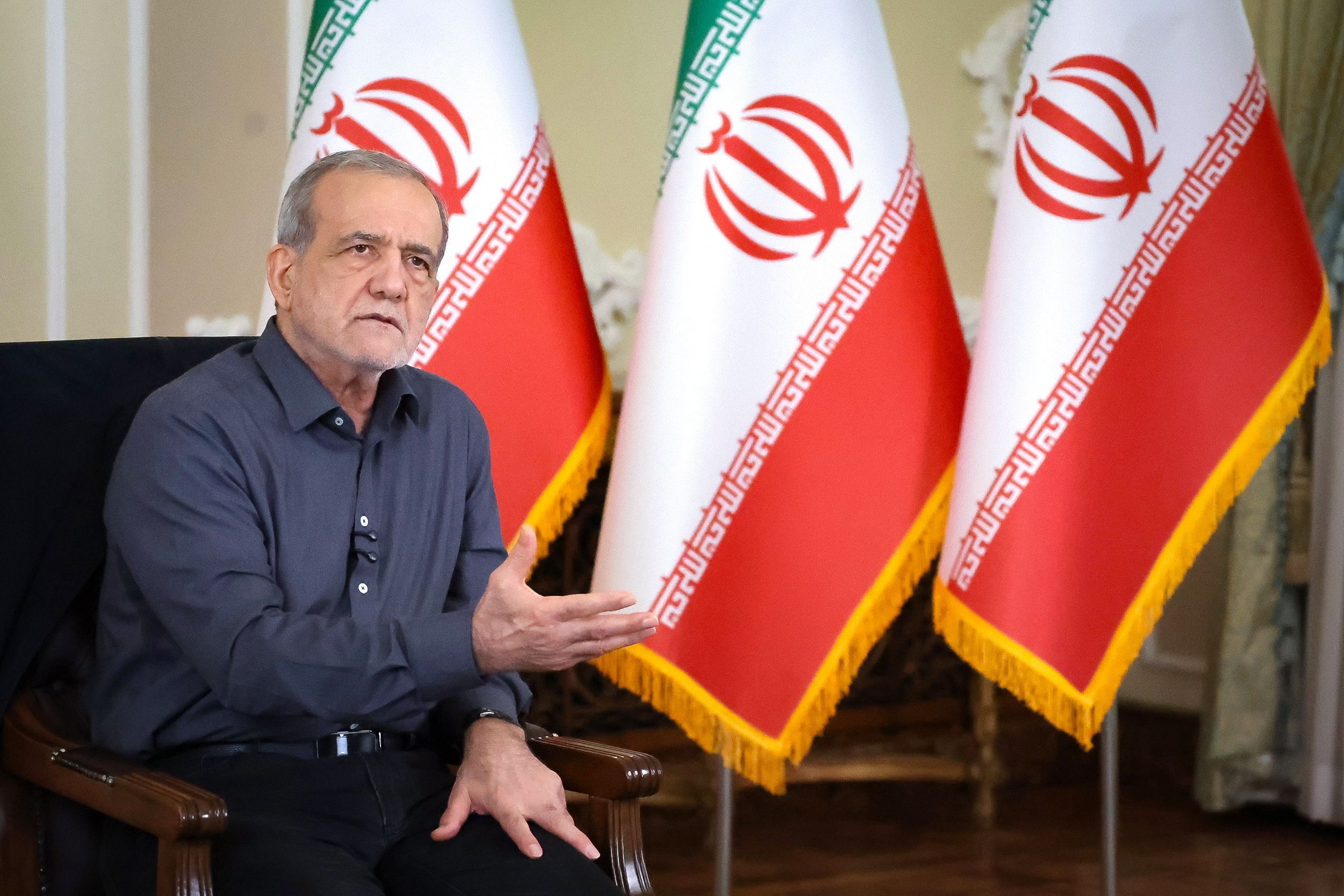 پزشکیان: هرچه فکر می‌کنم، منطقی برای کشتن خامنه‌ای نمی‌بینم