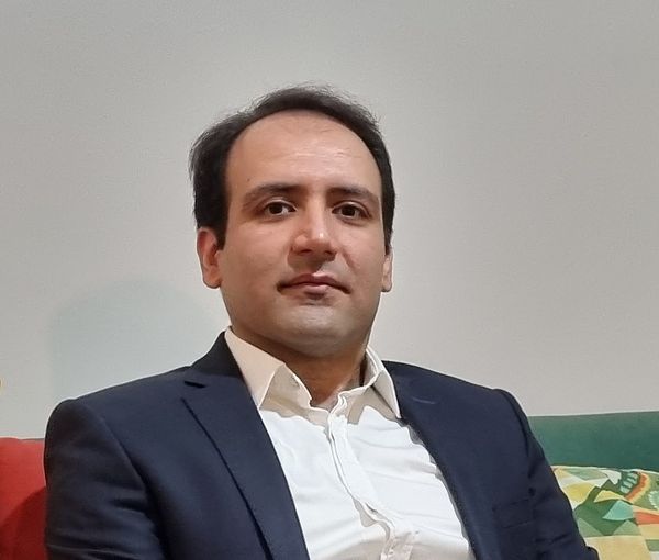 الحكم على الناشط السياسي الإيراني مجيد توكلي بالسجن 6 سنوات وحظر الإقامة في طهران لعامين