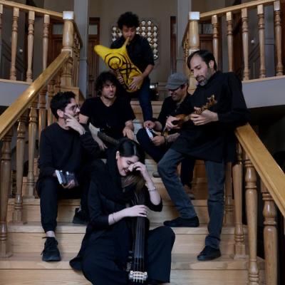 ماموران حکومت خواننده گروه موسیقی «اتاق بند» را هنگام کنسرت بازداشت کردند