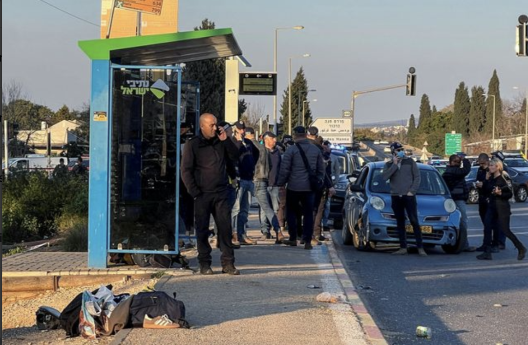 یک خودرو مهاجم، دست‌کم ۱۰ نفر را در یک منطقه مسکونی حیفا در اسرائیل مجروح کرد