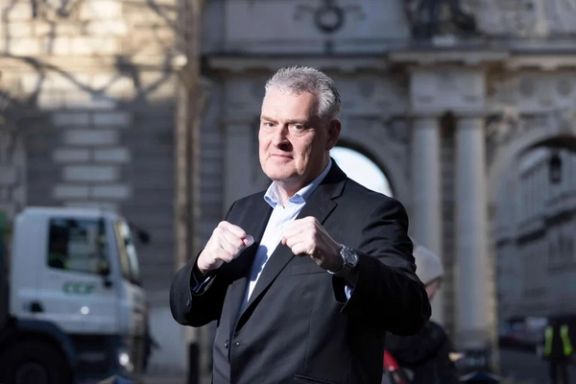 معاون رییس حزب محافظهکار بریتانیا: هر کس سلطنت نمیخواهد، از کشور برود