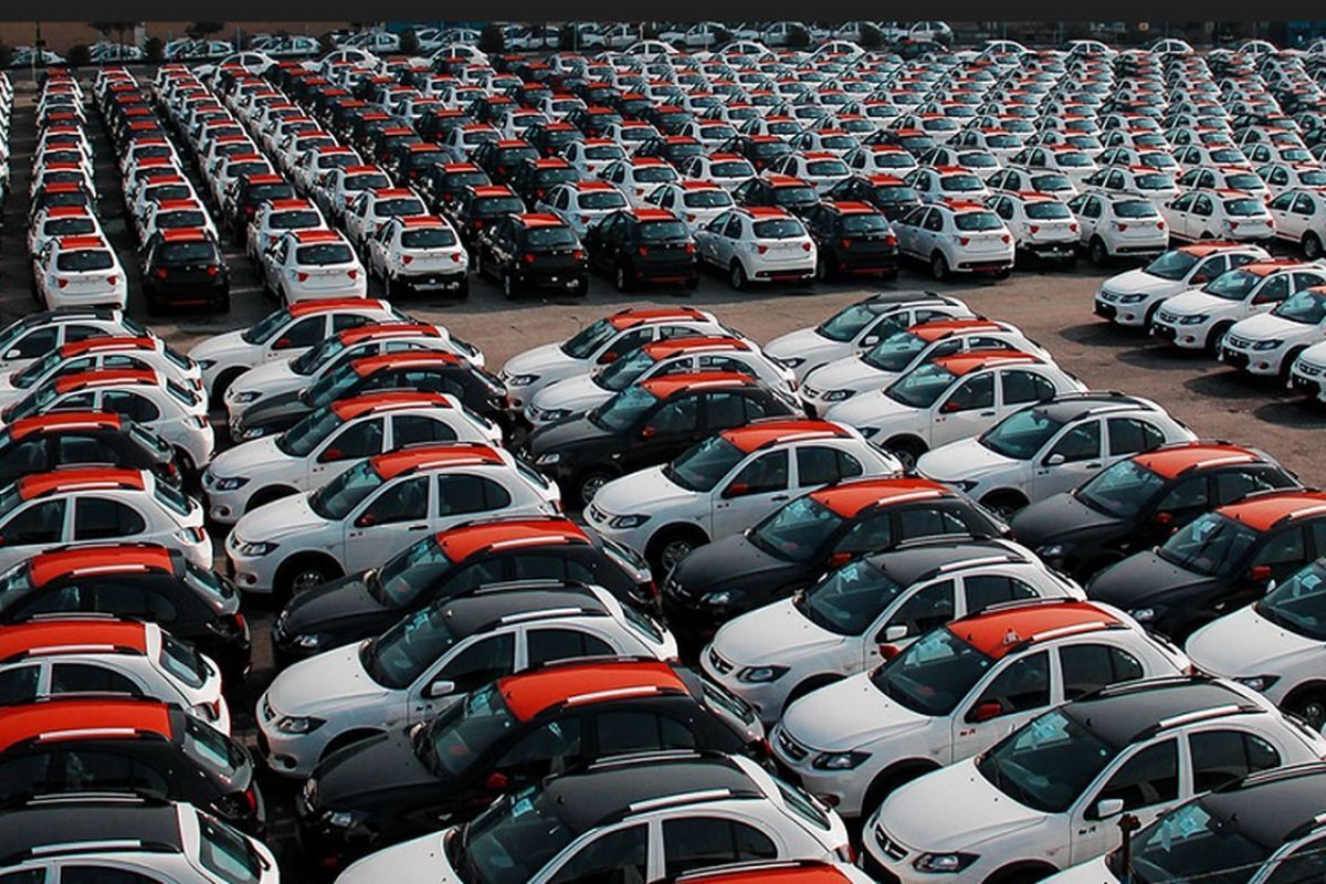 گرانی ناگهانی خودرو در ایران؛ افزایش بهای تولیدات سایپا و ایران‌‌خودرو تا ۳۳ درصد