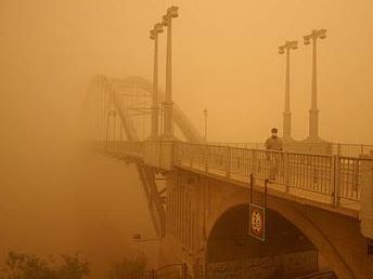 مرکز بهداشت: سال گذشته بیش از ۲ هزار و ۴۰۰ مرگ منتسب به آلودگی هوا در خوزستان ثبت شد