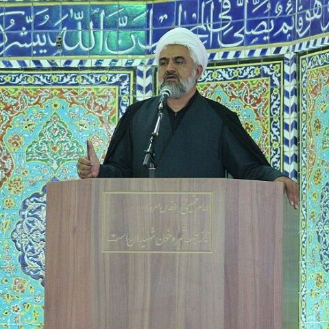 امام جمعه زرندیه: به دروغ میگویند رهبر مانع واردات واکسن شد و او را مقصر میدانند