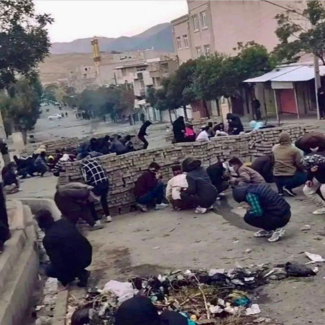 دعوات لإغاثة أهالي مهاباد من الاعتداءات العنيفة لقوات الأمن الإيرانية