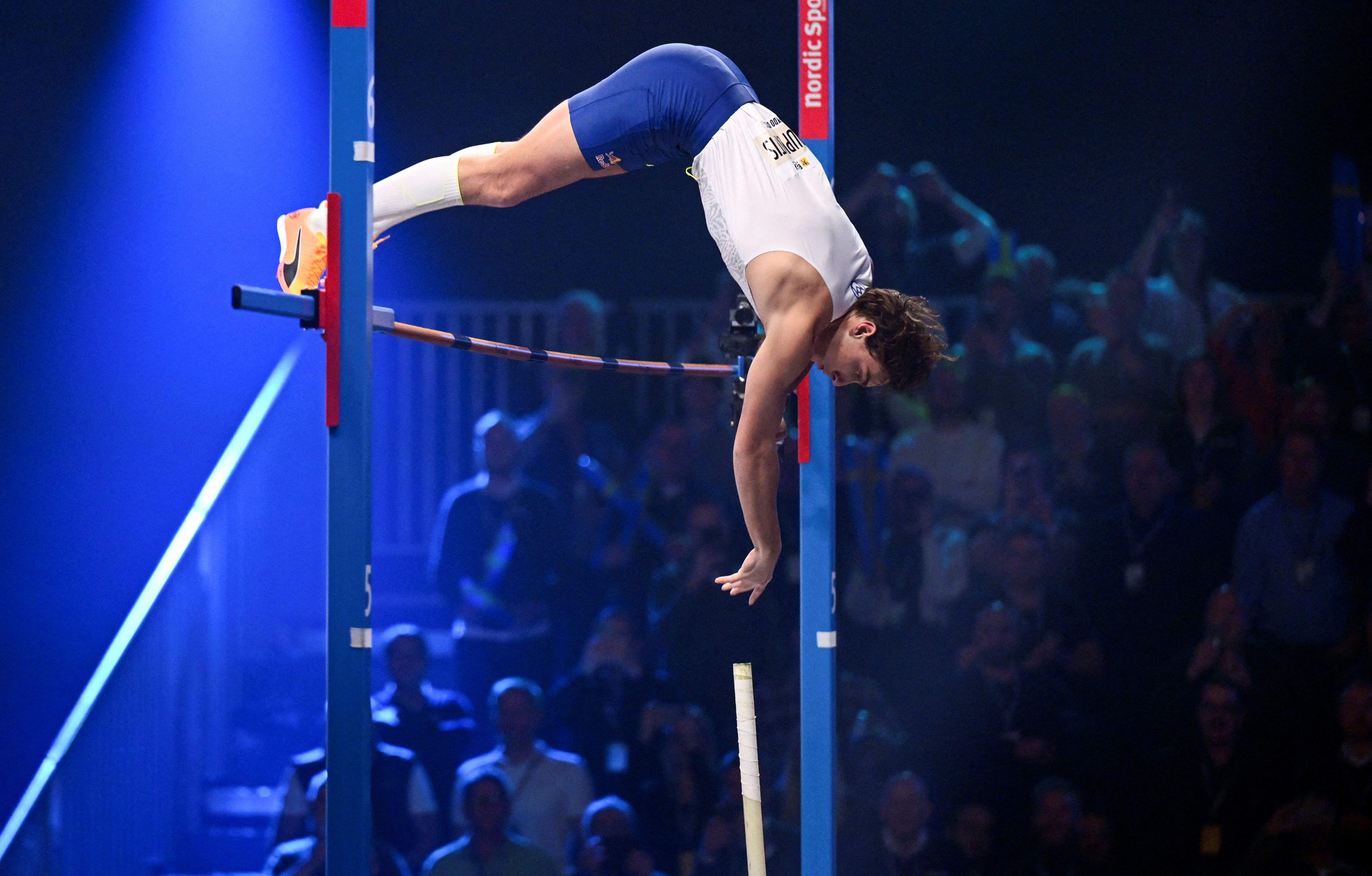 ششمین رکوردشکنی پرنده ۲۳ ساله سوئدی؛ موندو دوپلانتیس ۶۲۲سانتی‌متر پرید