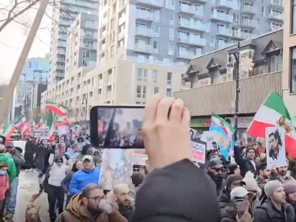 جمعیت عظیم ایرانیان مخالف جمهوری اسلامی در مونترال کانادا