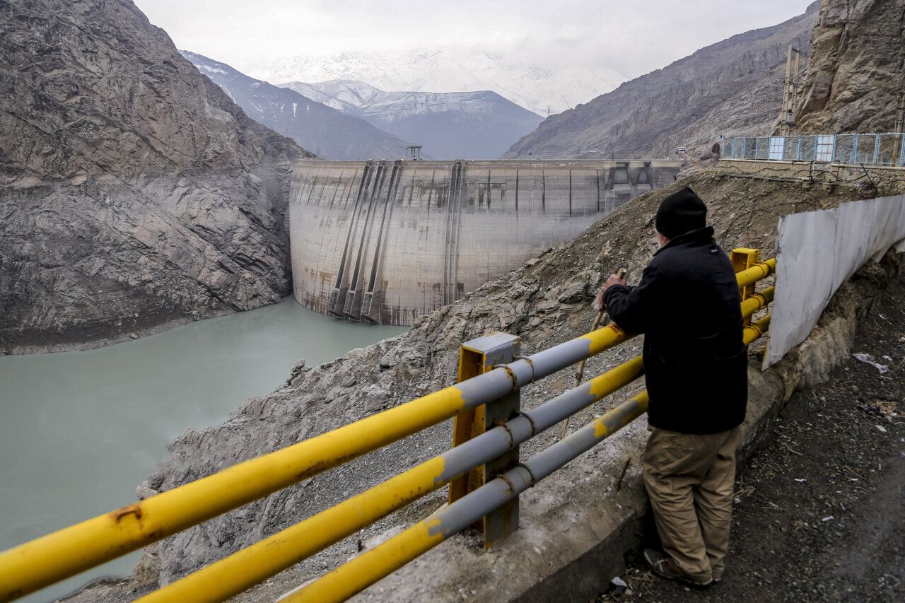 معاون عمرانی استانداری تهران: افت فشار آب در پایتخت ادامه دارد