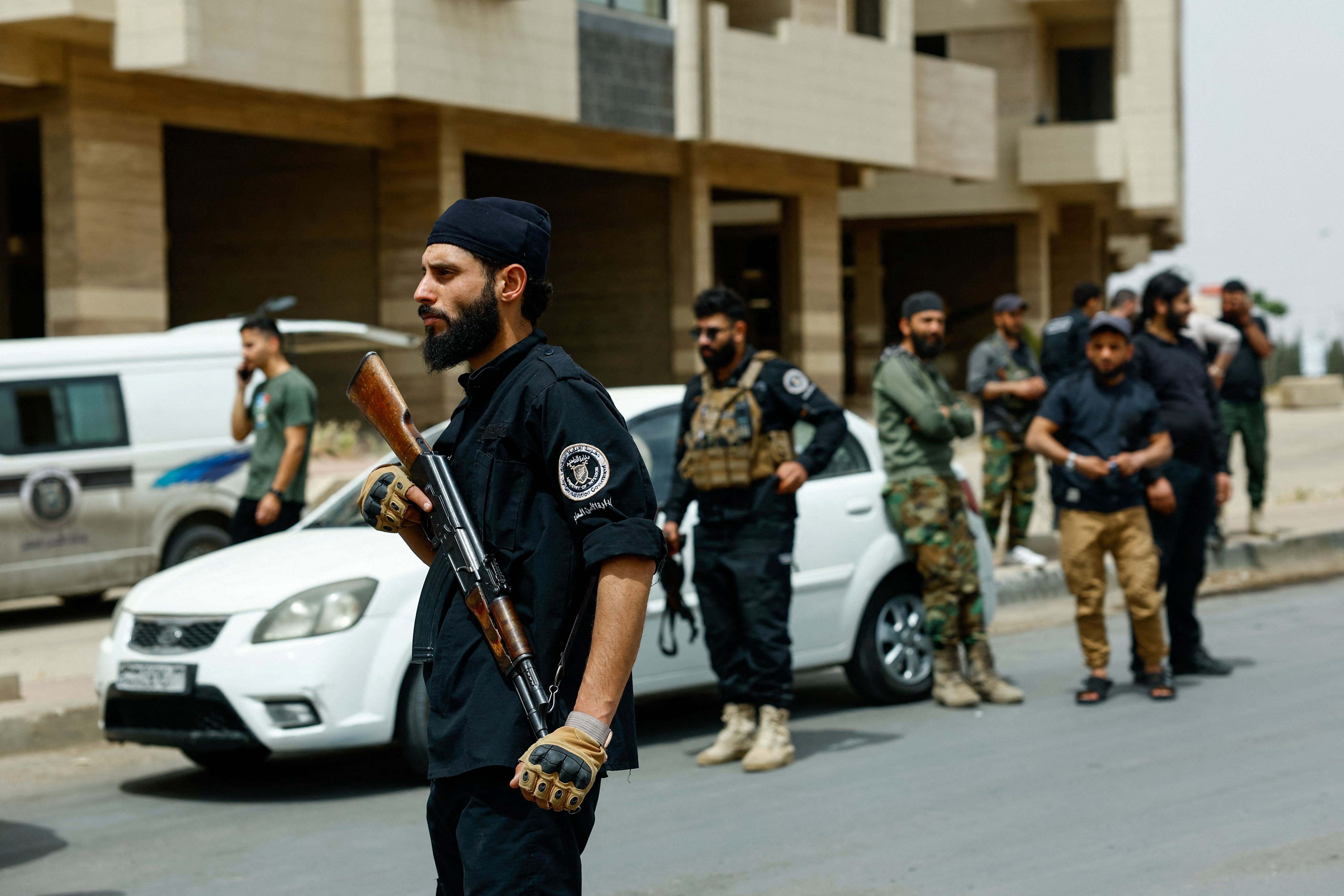 نیروهای امنیتی سوریه در ورودی شهر دروزی‌نشین صحنایا، ۱۱ اردیبهشت