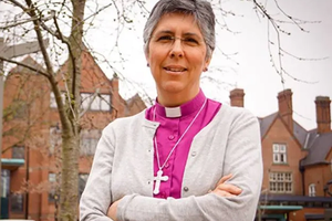 آیا یک پناهنده ایرانی-بریتانیایی میتواند نخستین رهبر «زن» کلیسای انگلستان شود؟