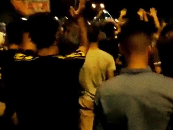 منابع محلی: موج بازداشت فعالان مدنی و جوانان در خوزستان روز و شامگاه شنبه ادامه یافت