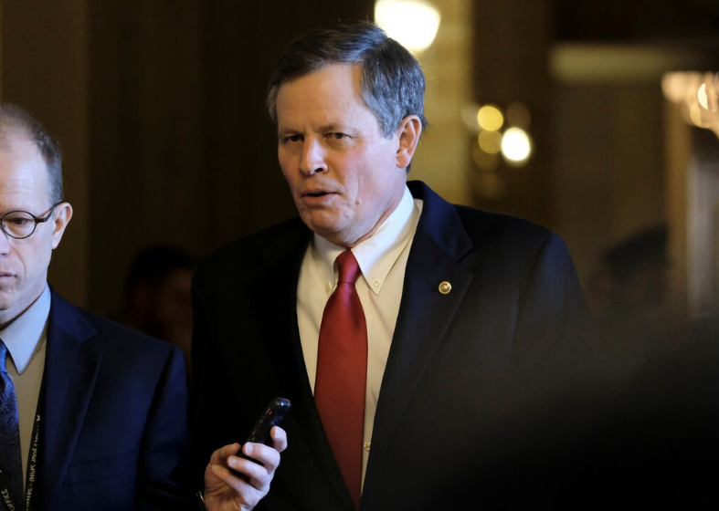 عضو سنای آمریکا: به جای مذاکره با رژیم ایران باید حداکثر فشار بر آن وارد شود