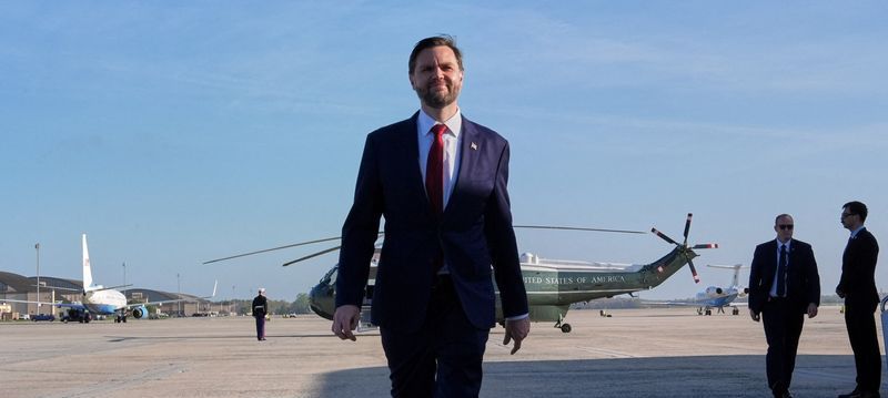 رویترز: آمریکا با انتظاراتی پایین راهی مذاکرات با جمهوری اسلامی شد