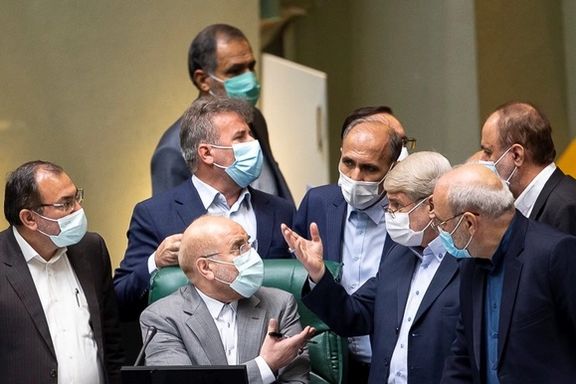 Parliament Speaker Ghalibaf arguing with lawmakers on October 17, 2021