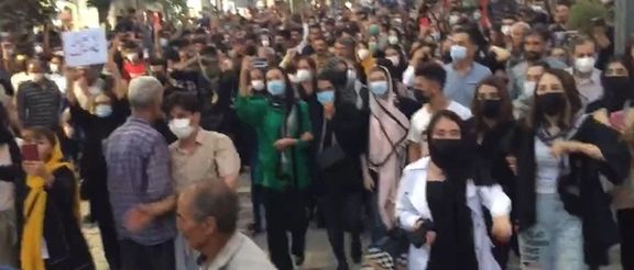 A large protest in Sanandaj that began in the afternoon on Sunday